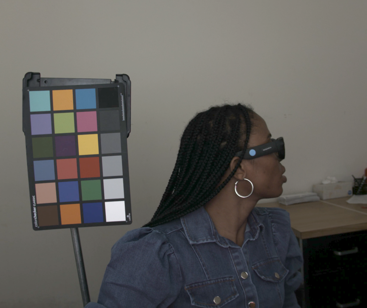 Side-facing sample frame